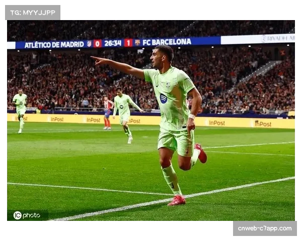 费兰托雷斯竞争精神获赞 无球跑动创造传球空间